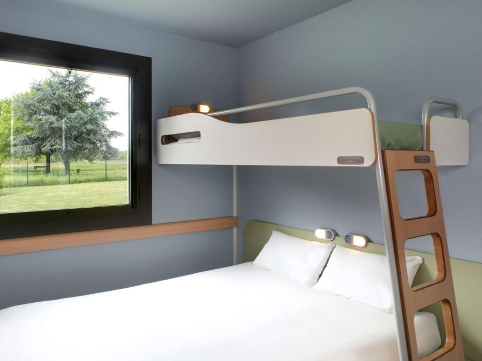 Ibis Budget Montceau Les Mines Εξωτερικό φωτογραφία