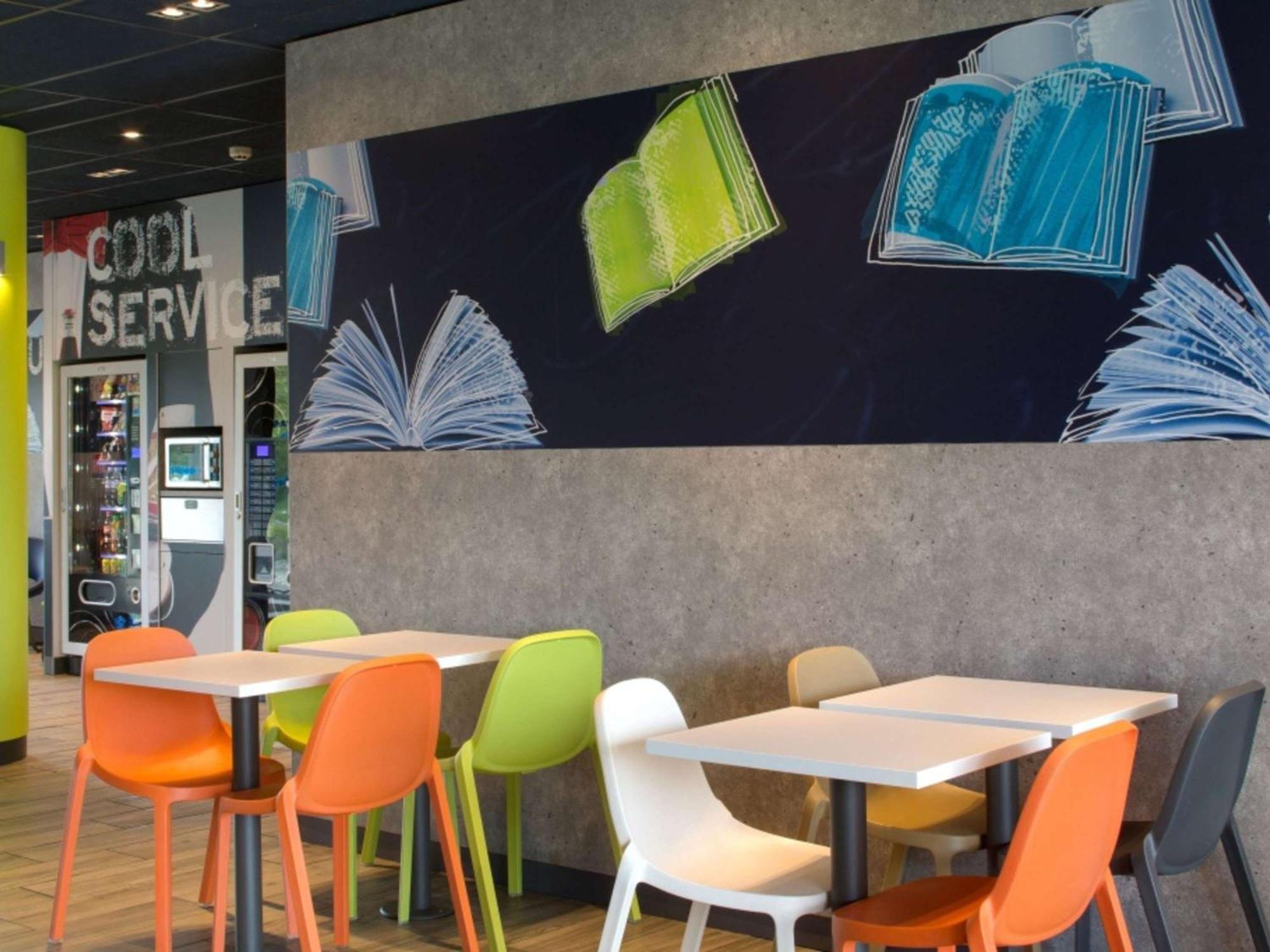 Ibis Budget Montceau Les Mines Εξωτερικό φωτογραφία